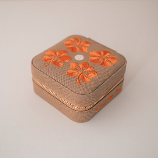 Travel Jewellery Case in Ochre Linen